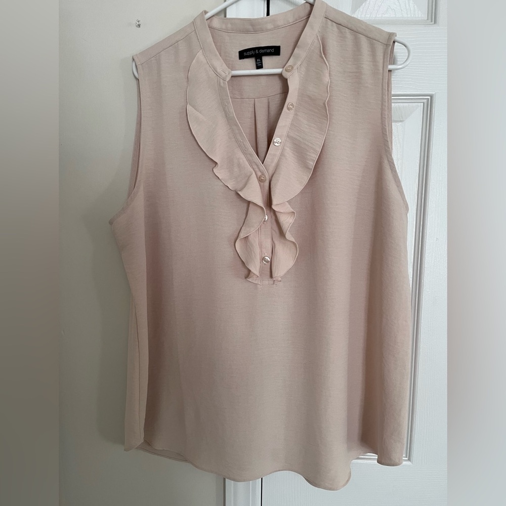 Supply & Demand Ruffled V-Neck Sleeveless Top Size XL